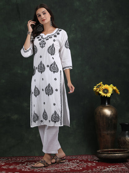 Label Preesha Chikankari kurti