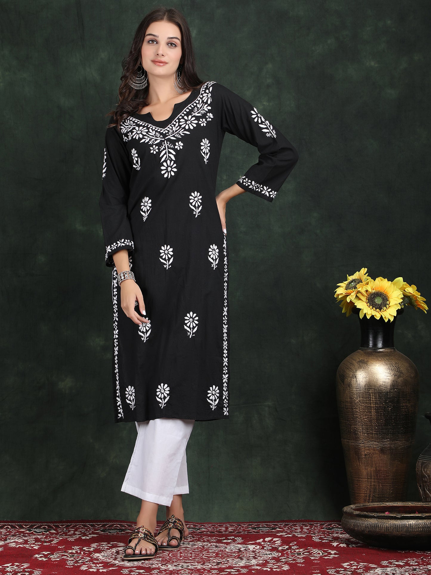 Hand Embroidery lucknow chikankari kurti